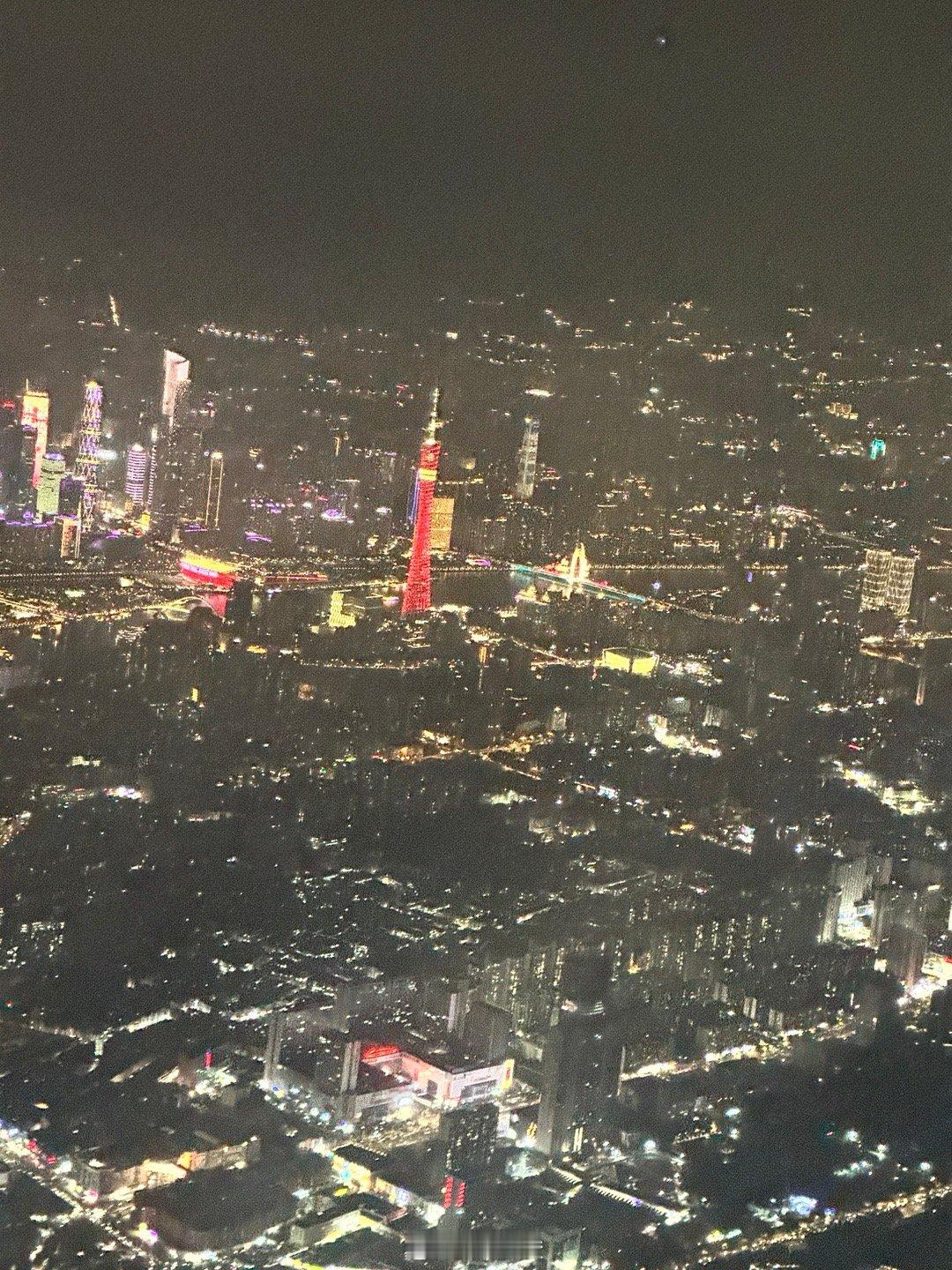 很少晚上飞过广州市区[心] ​​​