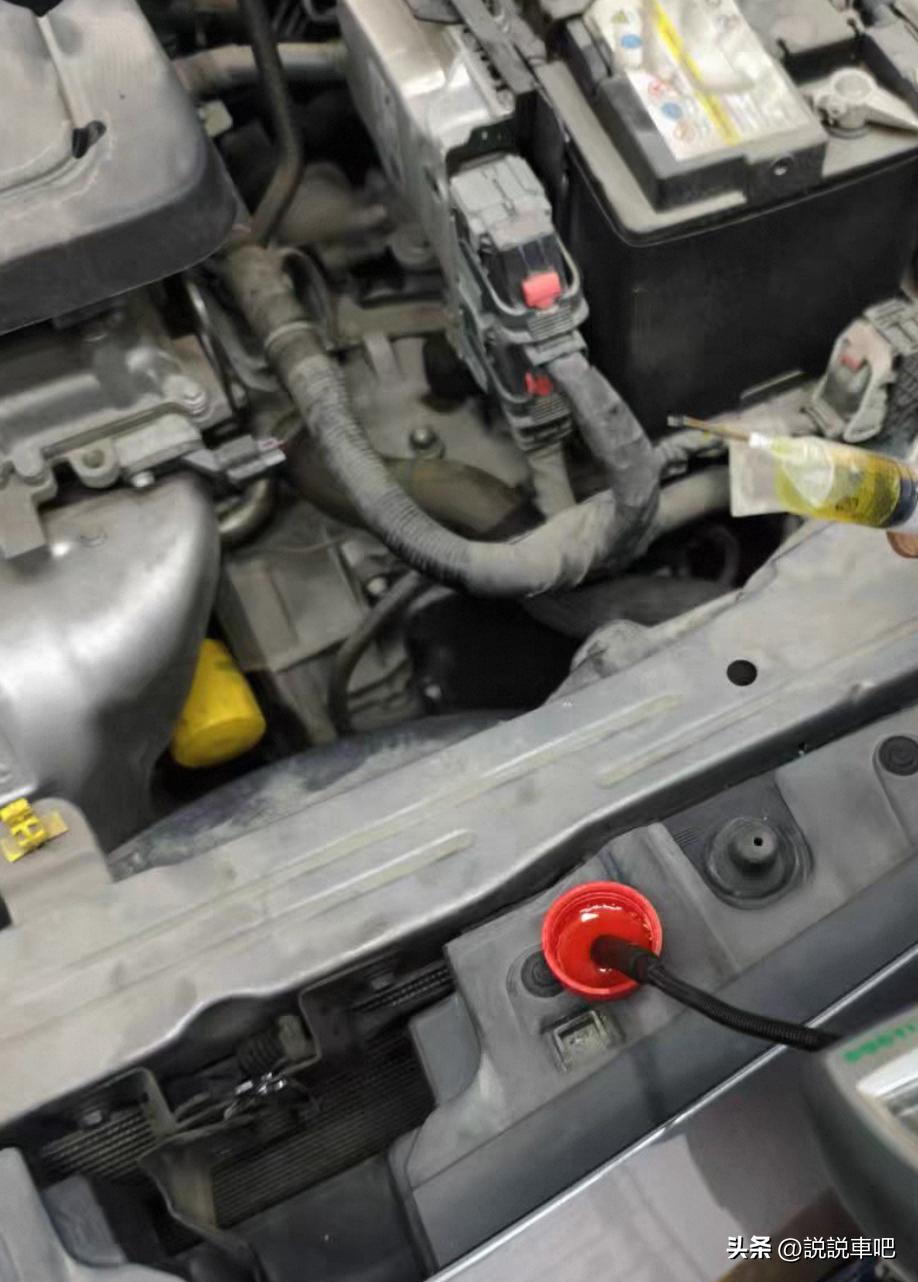 兄弟姐妹们，你们知道自己的爱车刹车油多久要换一次嘛？特别是女司机们，相信大部分人