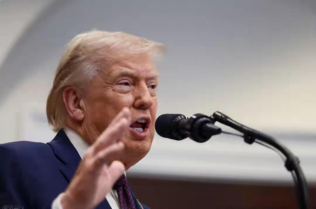 特朗普登机访华前，美方先通告全球，中方已经买了800万吨大豆