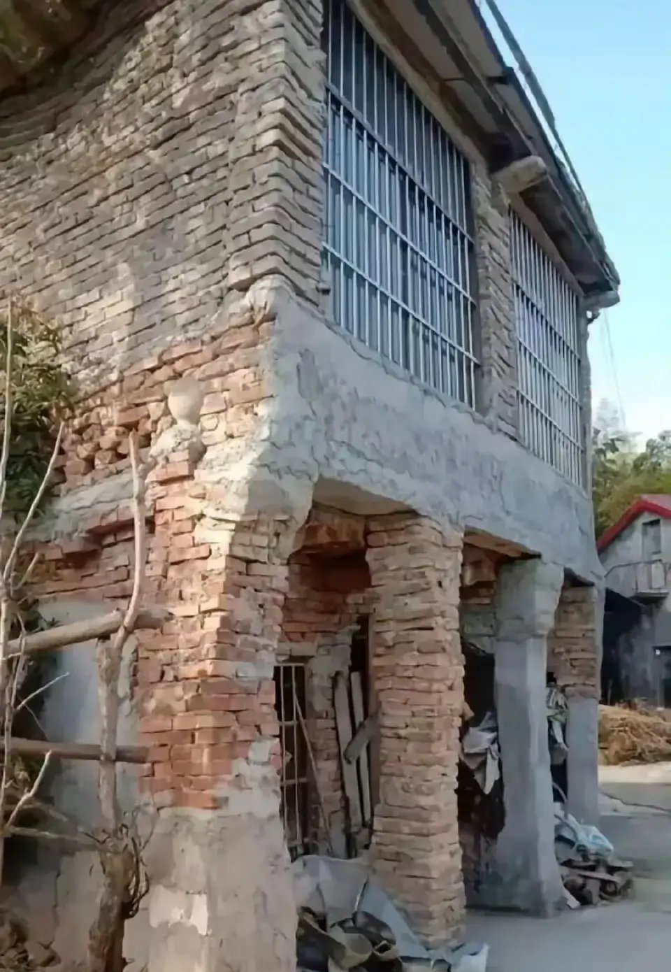 不懂就问，这个防盗窗，真的有必要装吗？防什么？ 