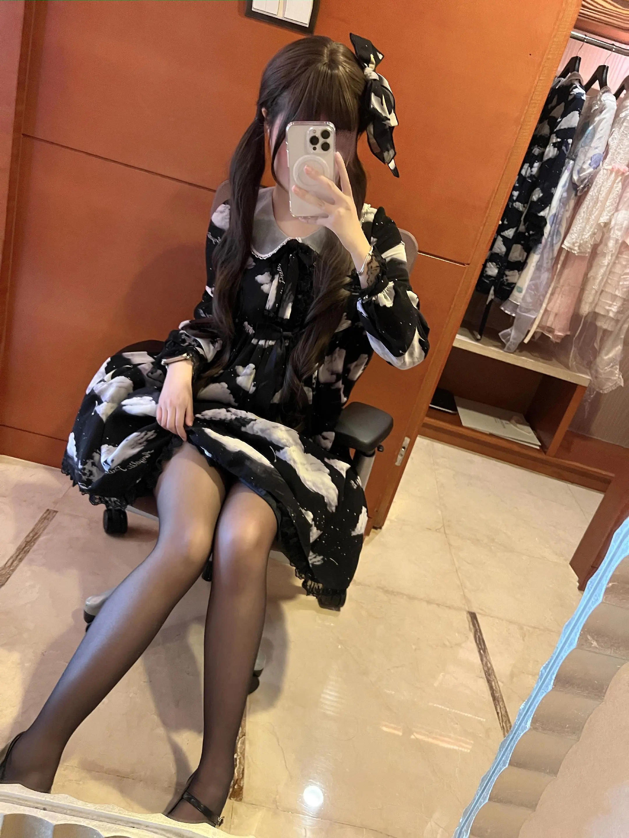 你迟来的顿悟很可爱 但我的痛苦和疤痕早已经被抹去