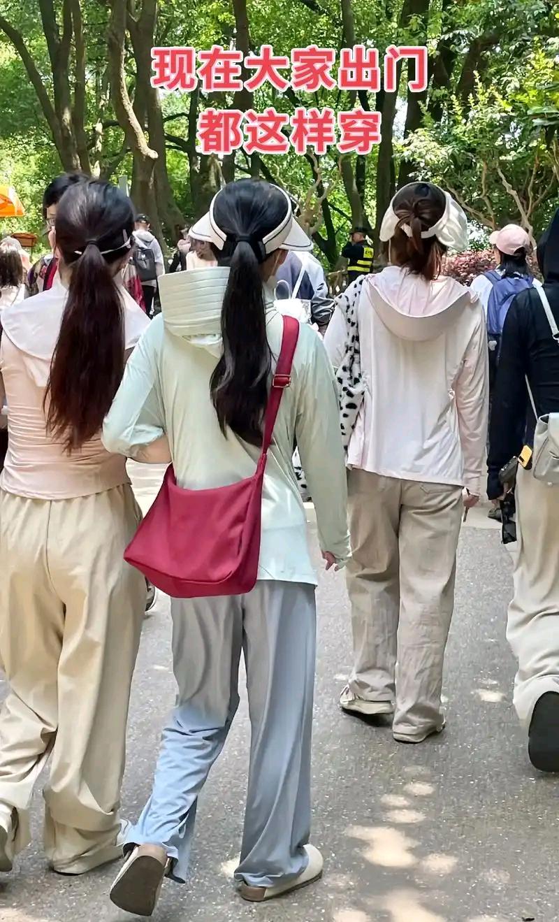 人是衣服马是鞍

人们常常把远敬衣帽近敬才这句话挂在嘴边，我就亲自目睹和体验到了