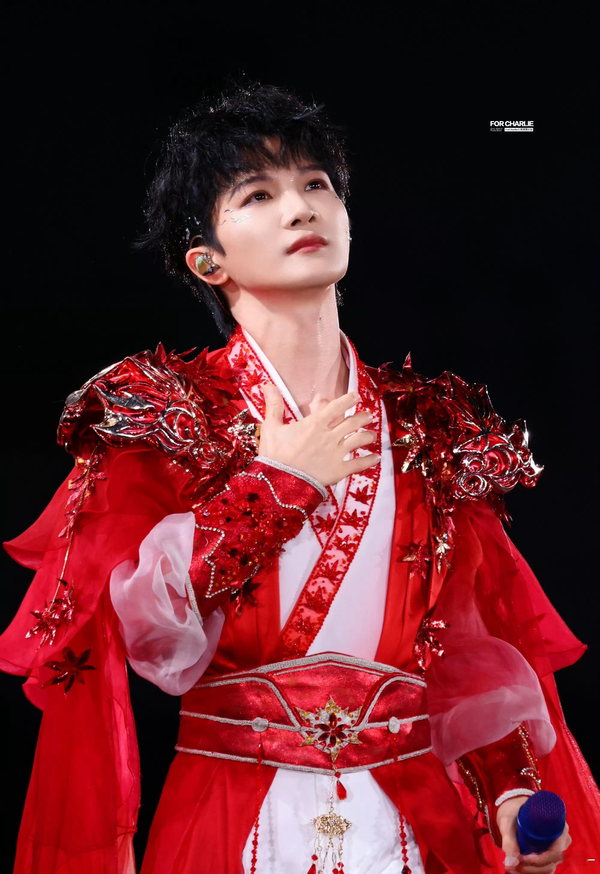 周深周深深深的2026巡回演唱会 又一次亲临现场，感受这份震撼！感谢老师感谢你带