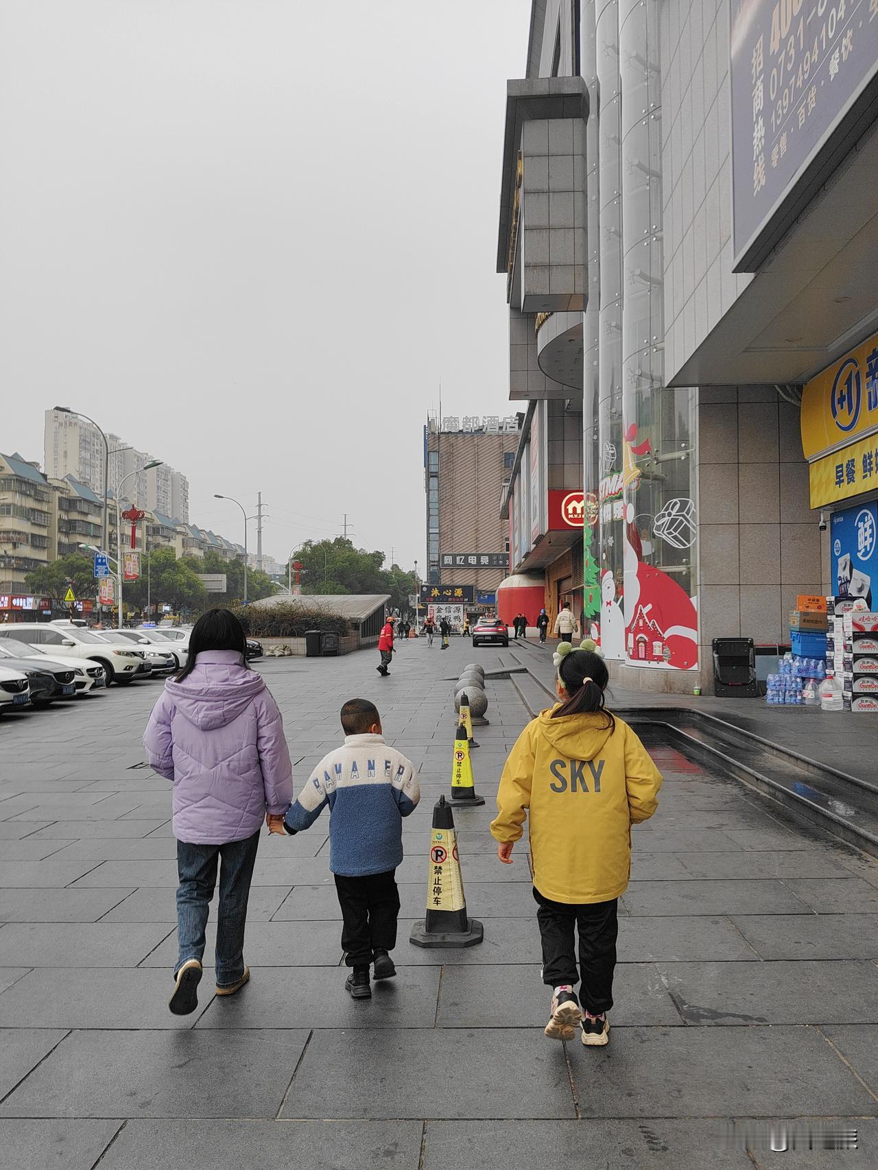 颜值决定能不能在一起，人品决定能走多远。可现实里，太多人只盯着第一眼的惊艳，却忽