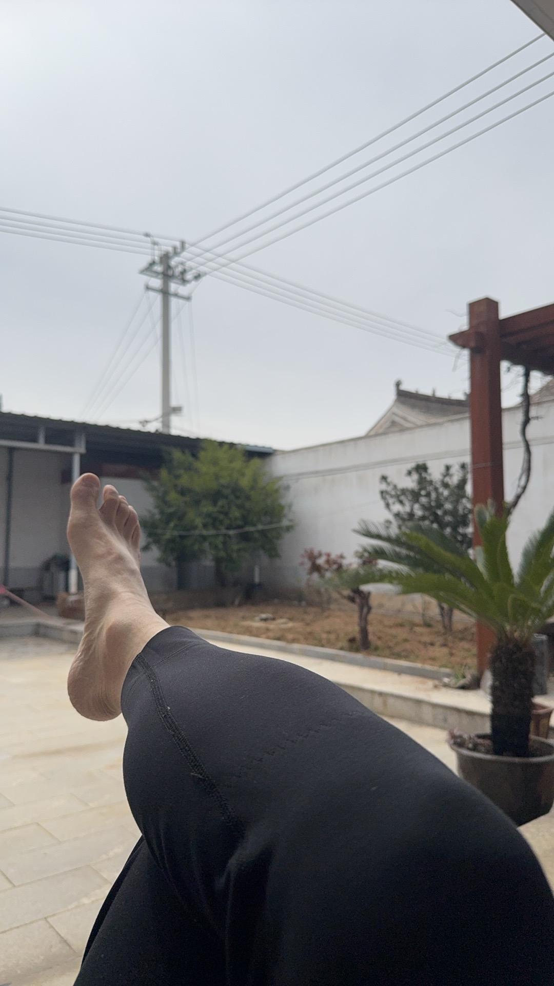 菲律宾重申台湾不属主权国家，坚持一中政策！吓我一跳，马科斯是不是被驴踢了？不是在