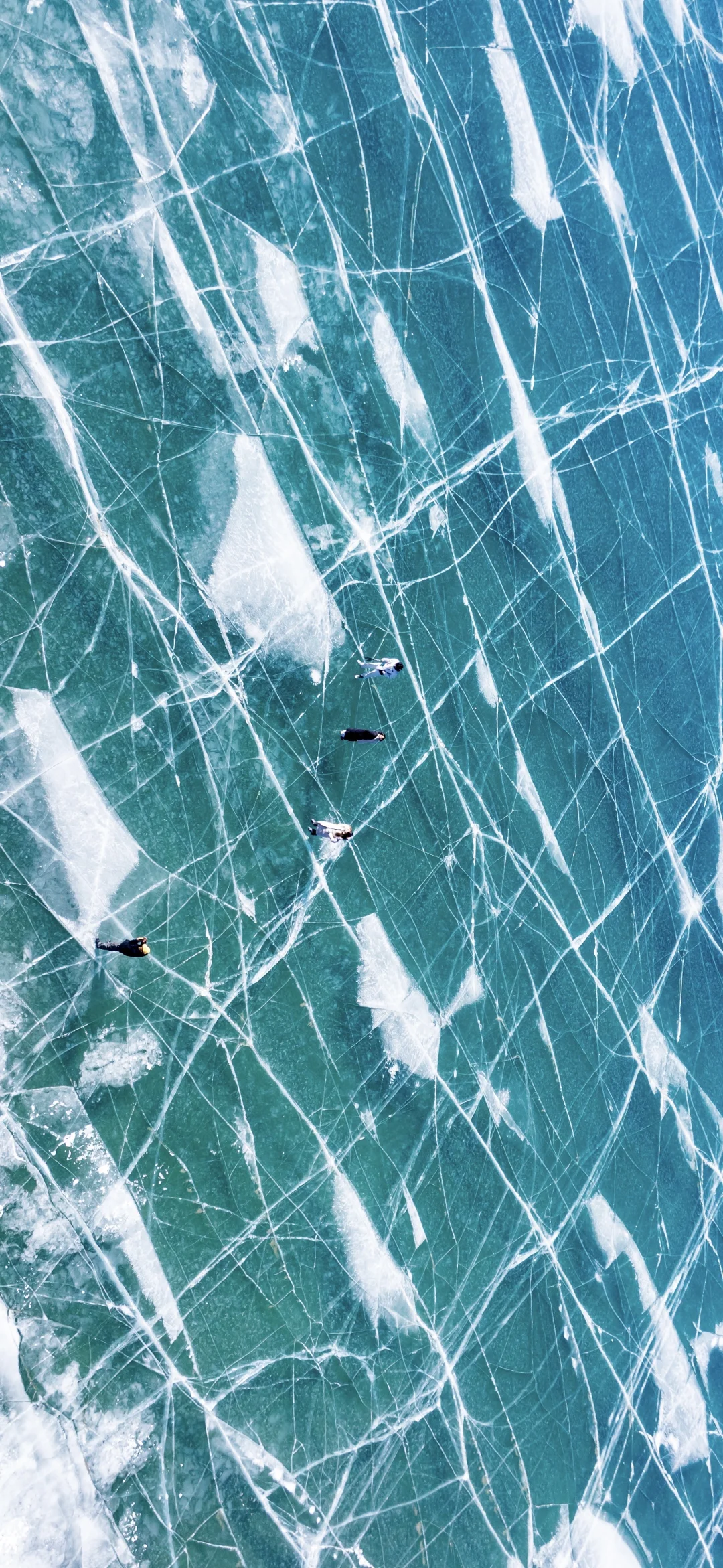 普莫雍错终于终于可以上冰面了，缺点是≈