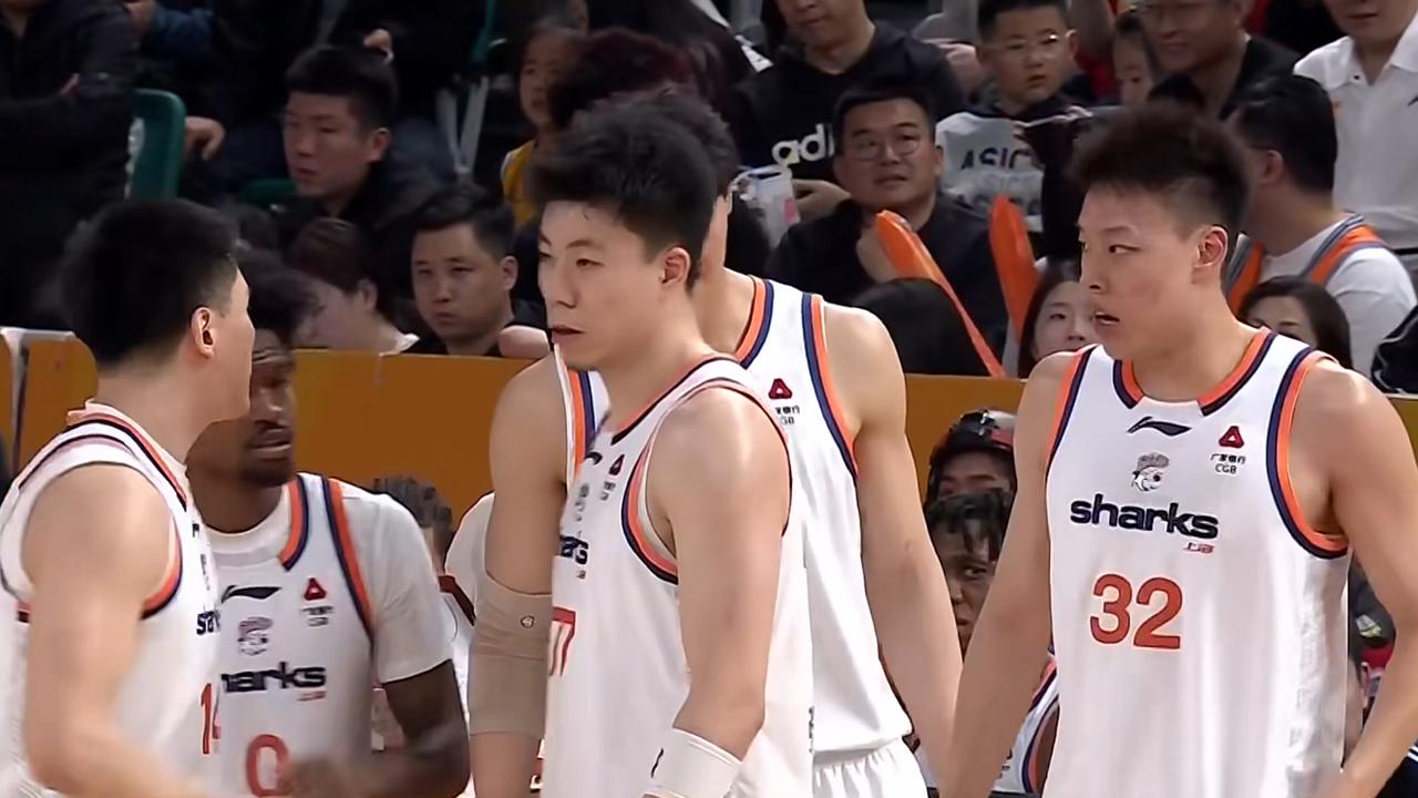 上海100-96山西男篮！
他们太猛了，逆转豪取13连胜，势不可挡！

北京时间