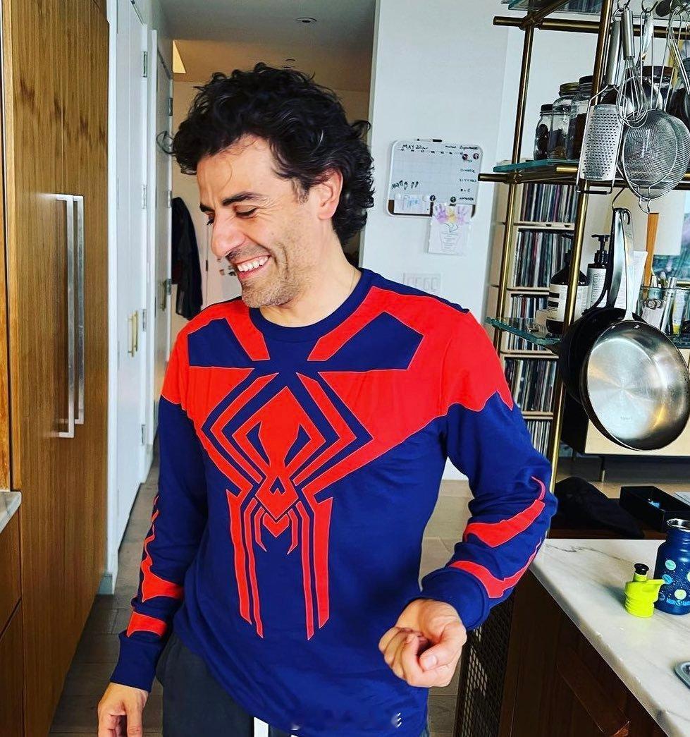 奥斯卡·伊萨克再次公开表达了（对迪士尼的）某种反感态度？一段新的粉丝视频显示，他