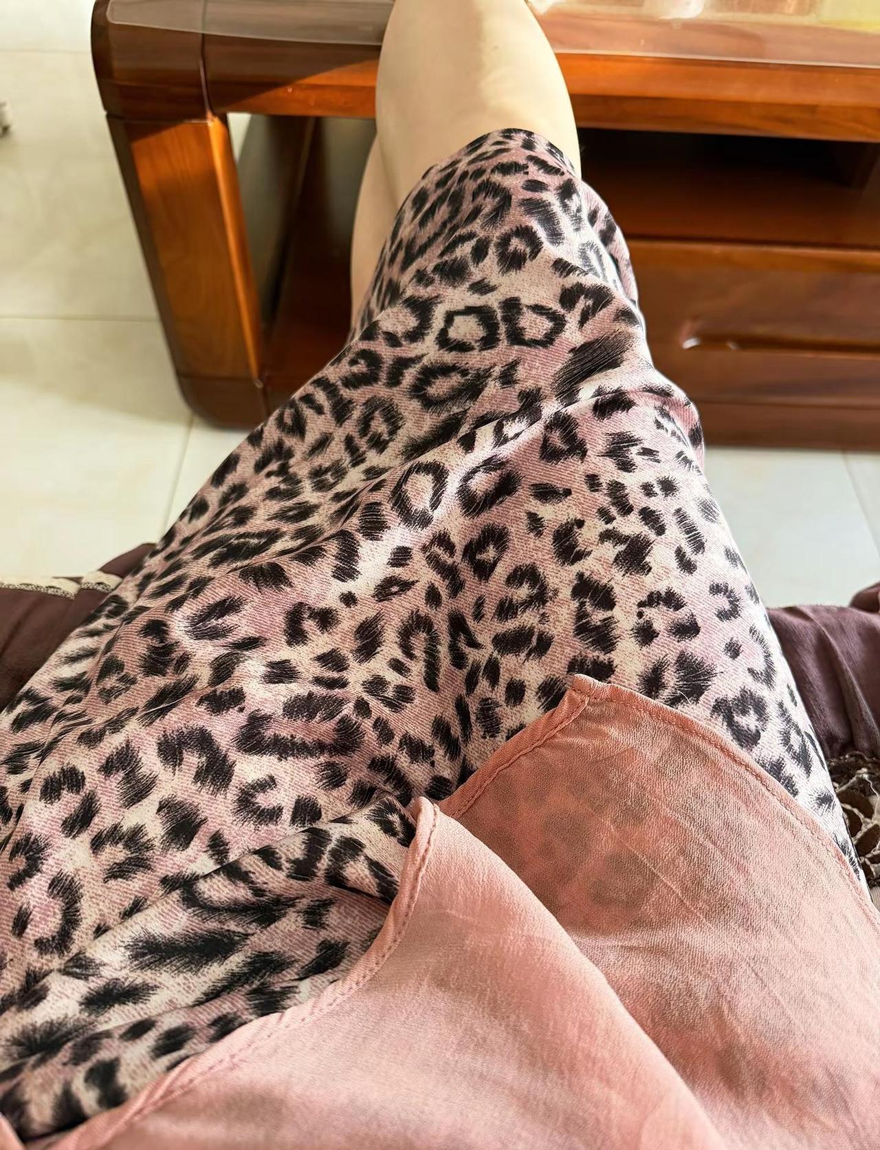 好穿好看太喜欢了😘被这条豹纹美哭了 杜绝穿搭焦虑 女生的衣服永远不够穿谁懂 女