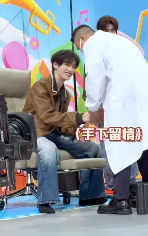 丁程鑫陆虎唱出史上最痛苦龙卷风你好星期六丁程鑫[超话]丁程鑫陆虎的《龙卷风》必须