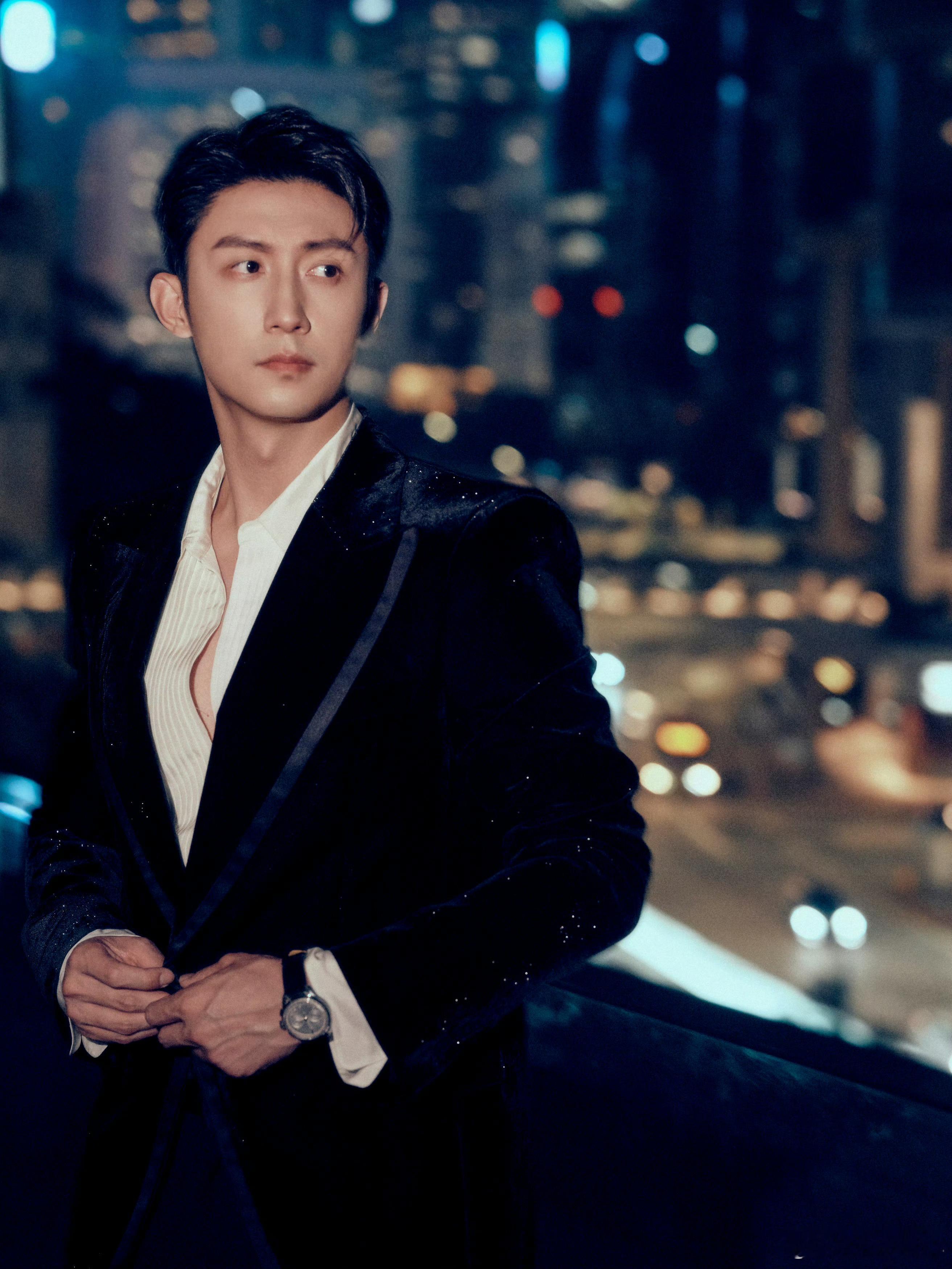 2025爱奇艺尖叫之夜 此刻但凡有点脑子的老总，都知道该找谁演出自己的故事了。对