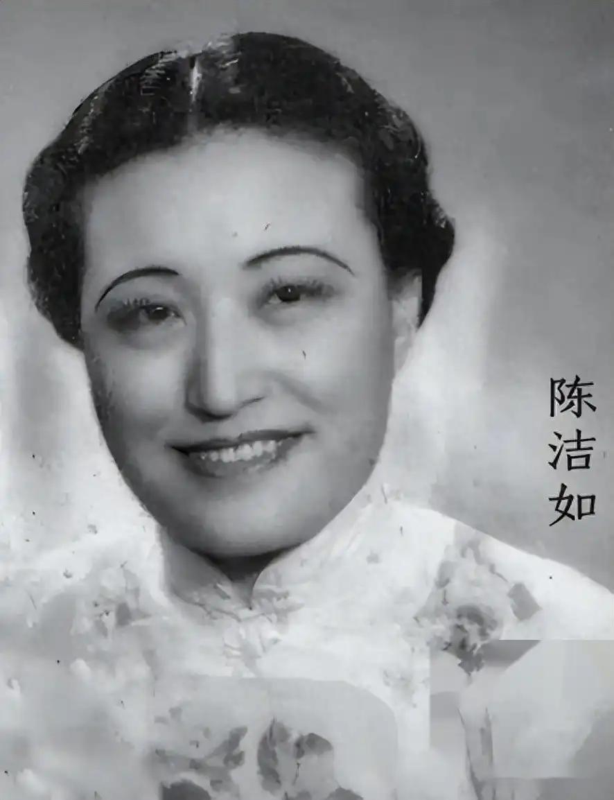 
蒋介石的4个老婆，都是怎么死的？最惨莫过于三夫人。

蒋介石的婚姻生活，掩藏