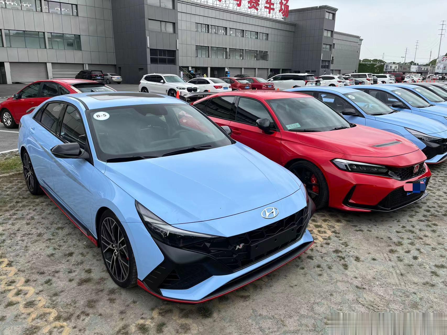 什么杂牌车混进来了？ ​​​