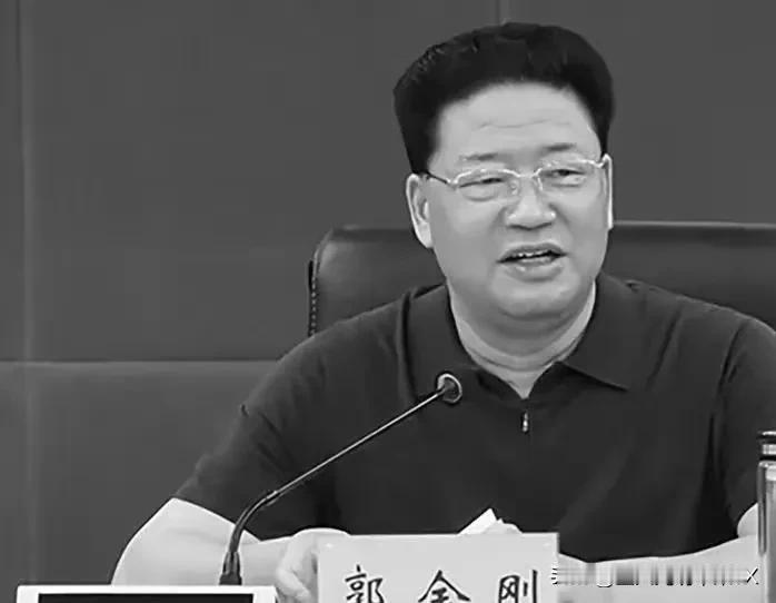 晋能控股集团一口气查处28人，大部分都是正科级以上干部，煤矿领域的塌方式腐败，打