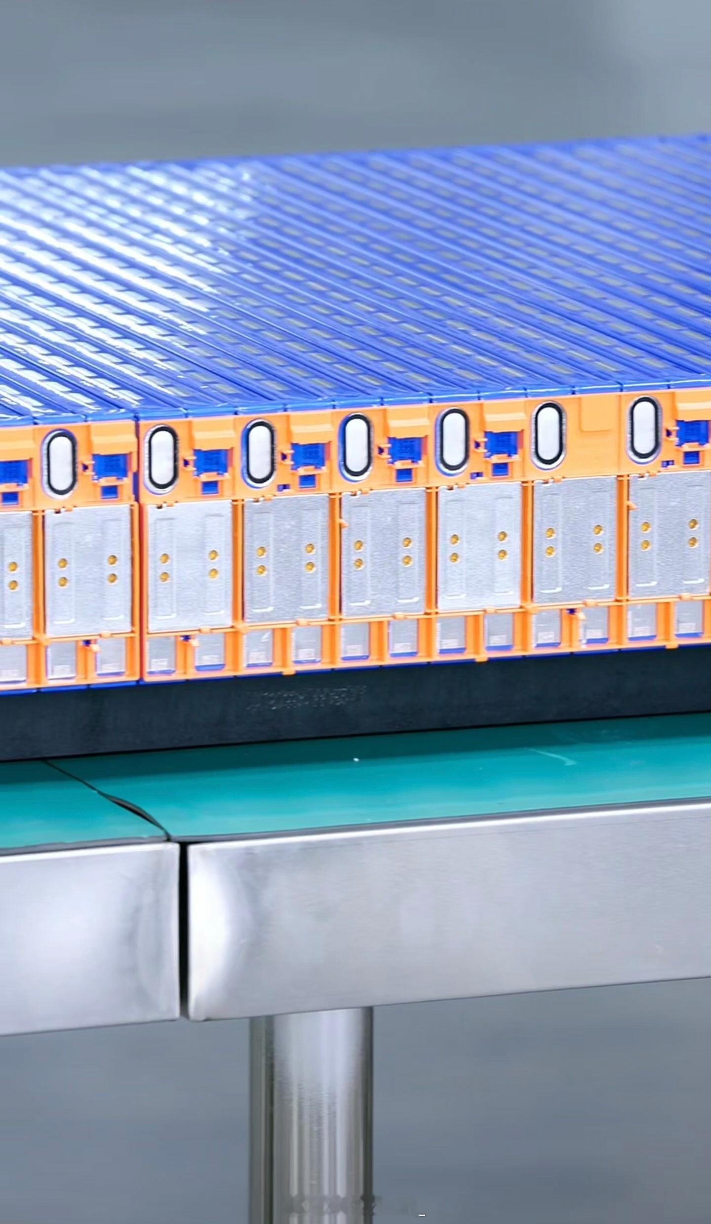 雷军直播 雷总这次直播内容太硬核了……结构课+电池课     ，汽车干货科普把大