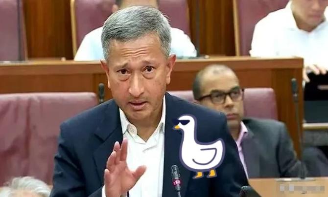 新加坡急了。在东盟的会上，外长几乎是拍着桌子，让中国“尊重”马六甲的地位。翻译一