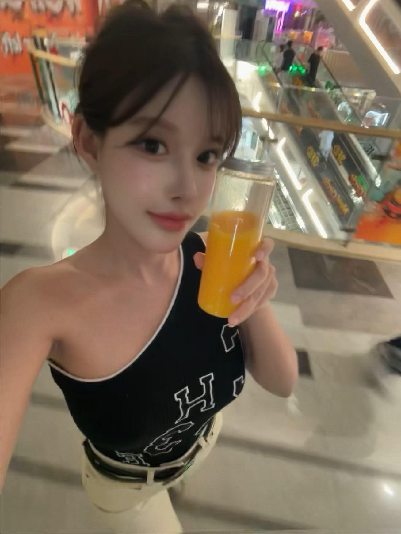 我也被深情注视过 他说我看着你喝完