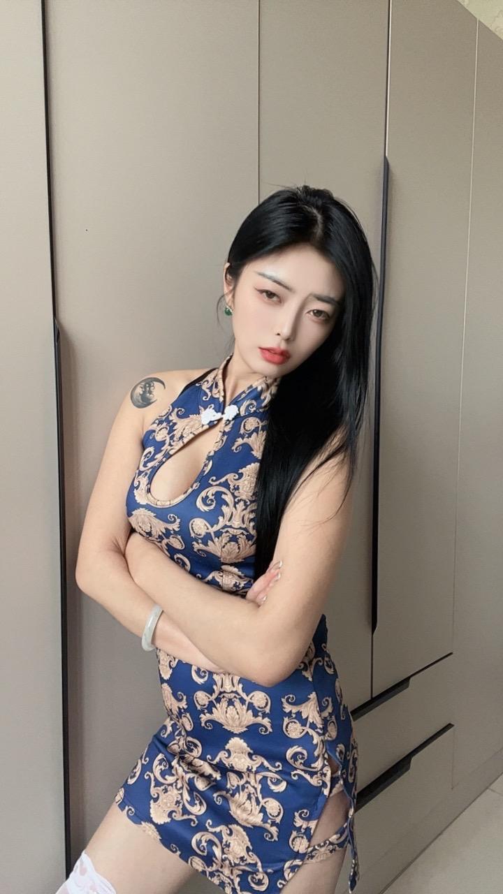 我劝朋友不要恋爱脑，轮到我自己那年我双手插兜没见过比我更能舔的狗