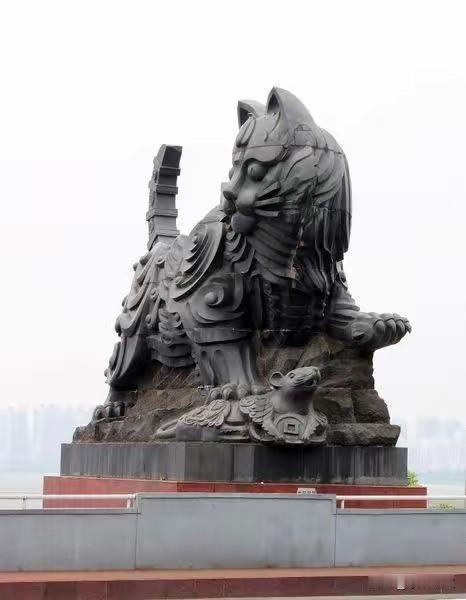 改革开放只是一种经济发展模式，是一种条件成熟的经济范畴内的自然形成，并不是什么新