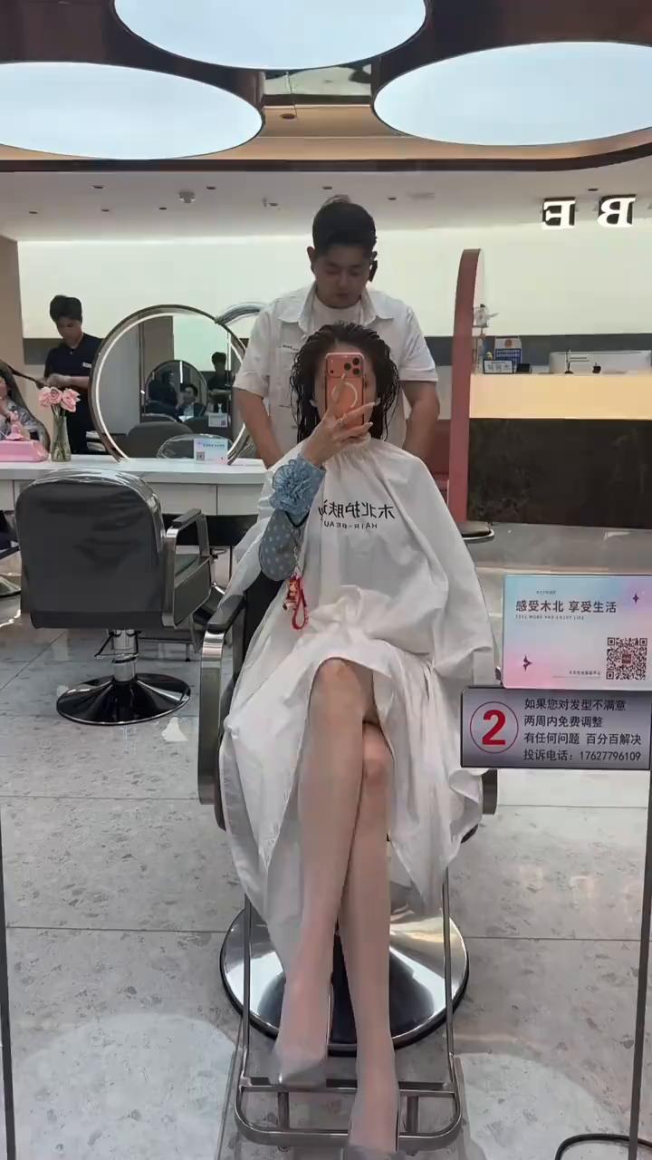 是关中王来了。