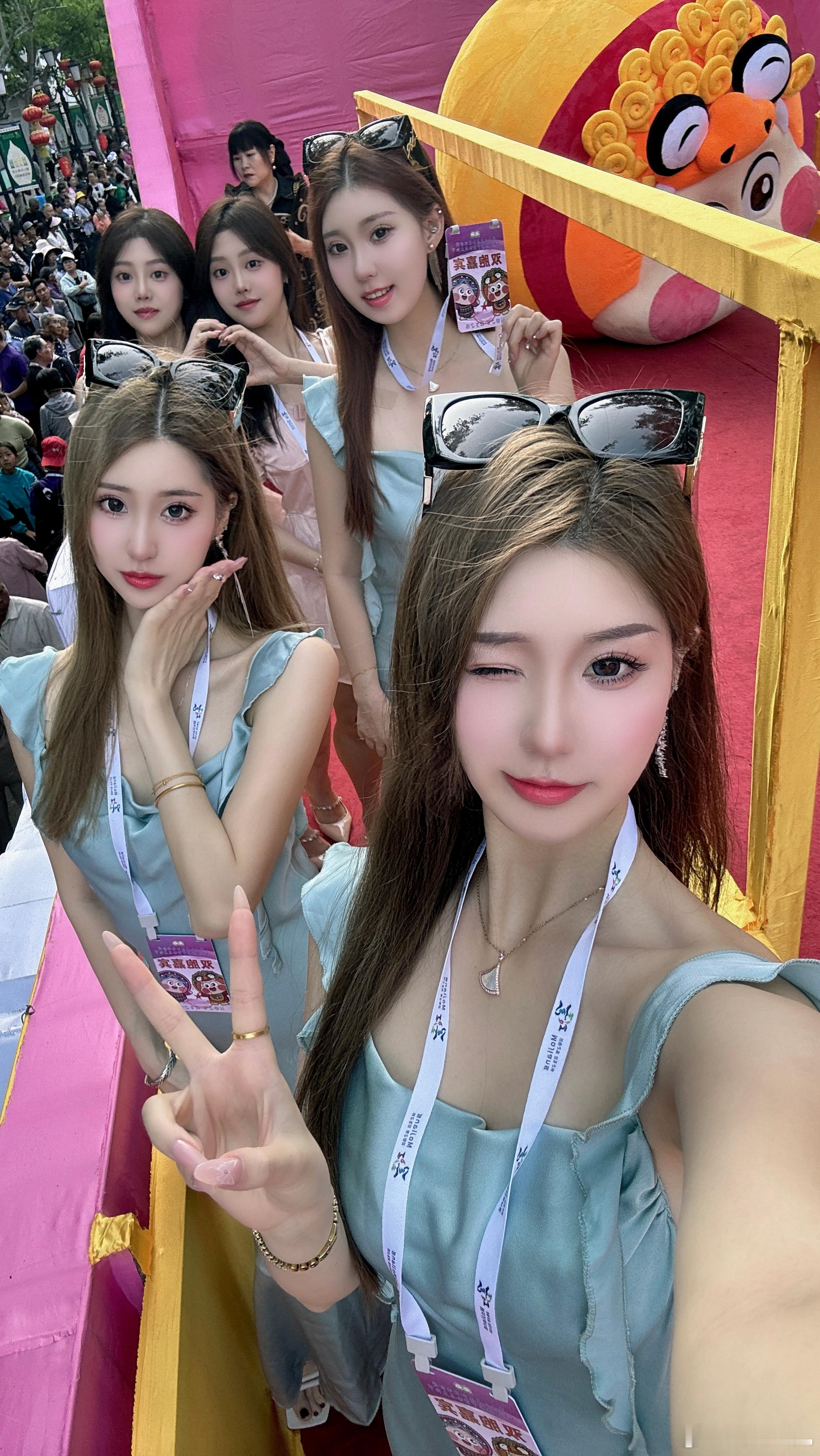 全国双胞胎齐聚名场面 谁懂啊！（好几倍的快乐）#三胞胎碧星梦##来墨江过双胞胎节