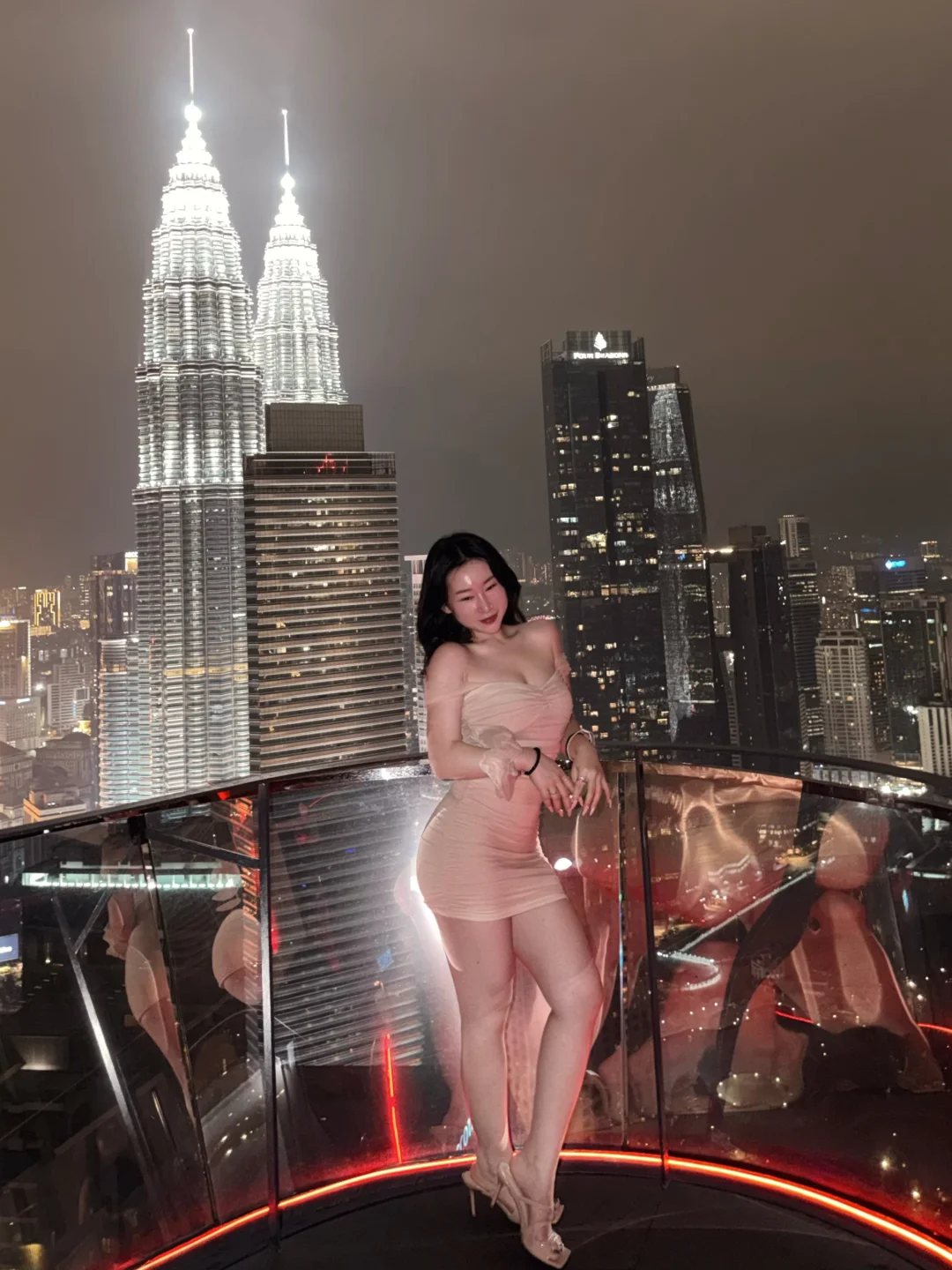 再也不撸铁了，穿裙子和我想象的不一样呢