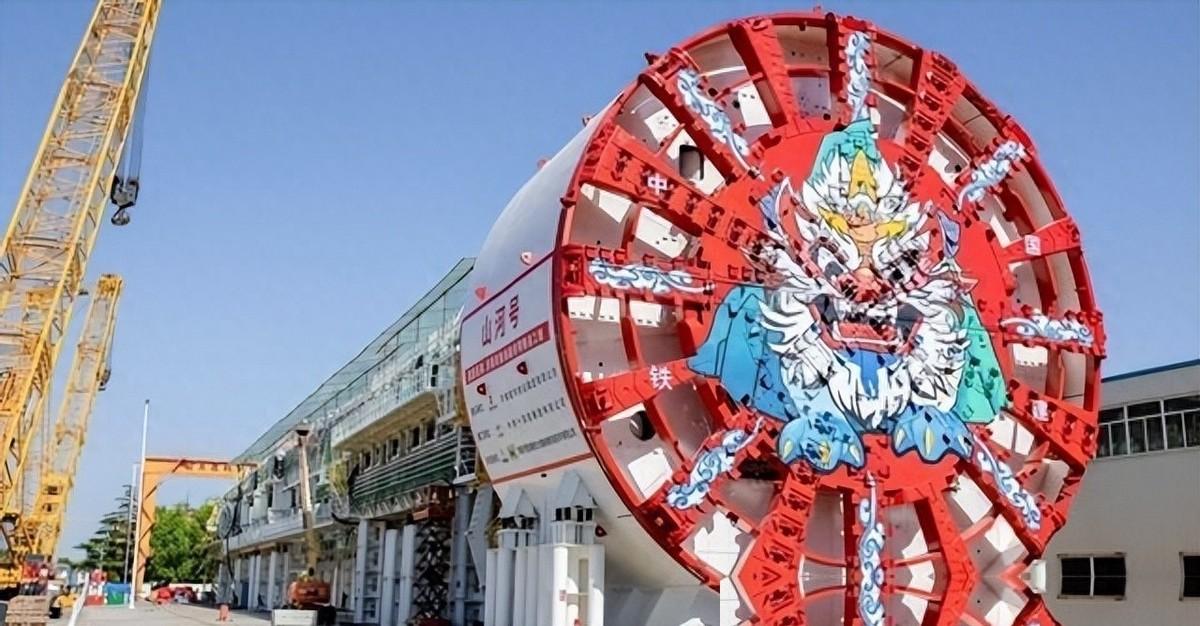 国产盾构机，早已甩开欧美老牌设备
 
早些年全球盾构领域的顶尖标准，全部攥在德国