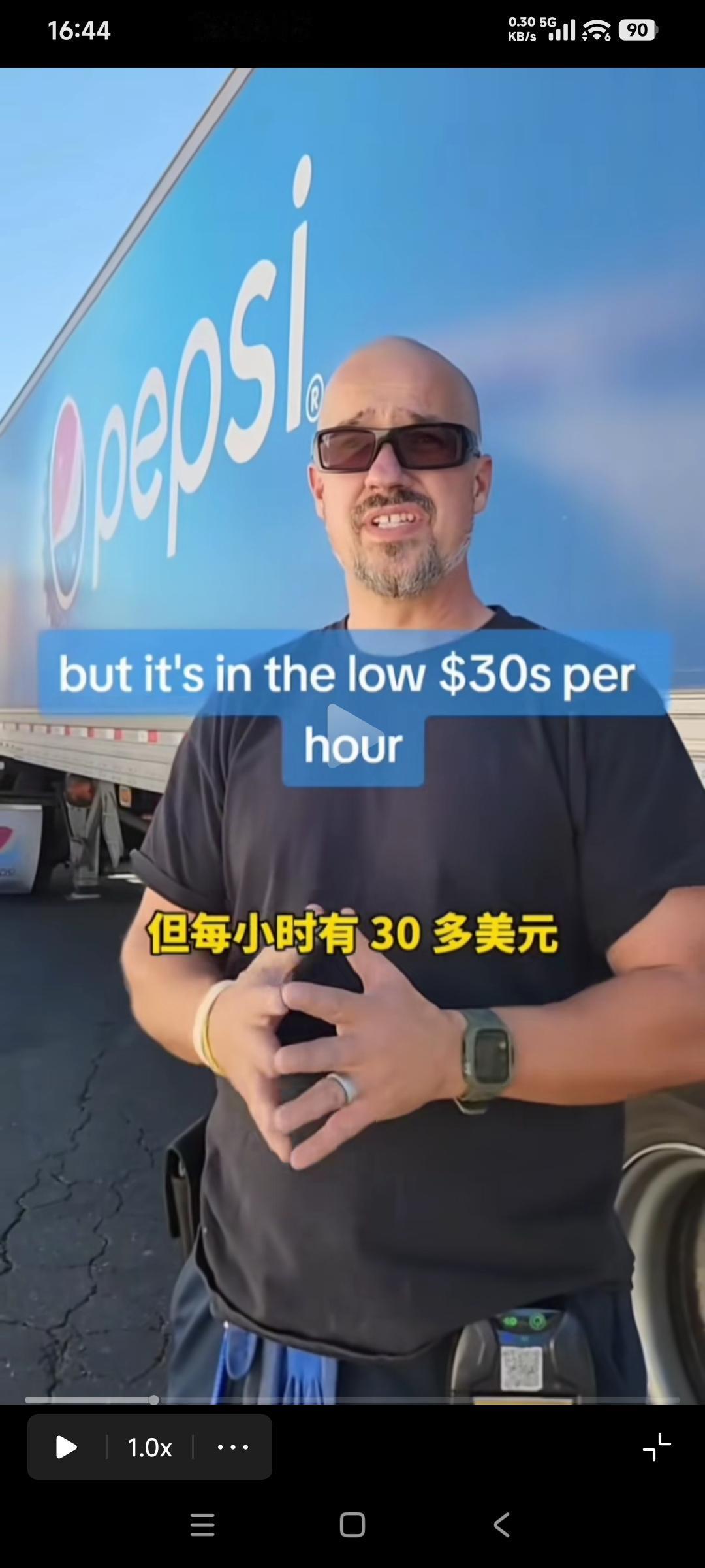 美国那边把老旧公务机上的喷气发动机拆下来，直接拉去给AI数据中心当发电的燃气轮机