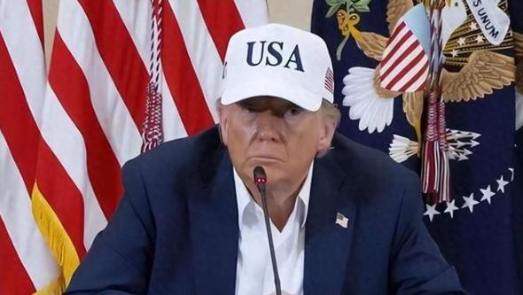 当前的特朗普已经感受到了自己最大的危机，也就是伊朗的战争不会拿他怎么样，但选举输