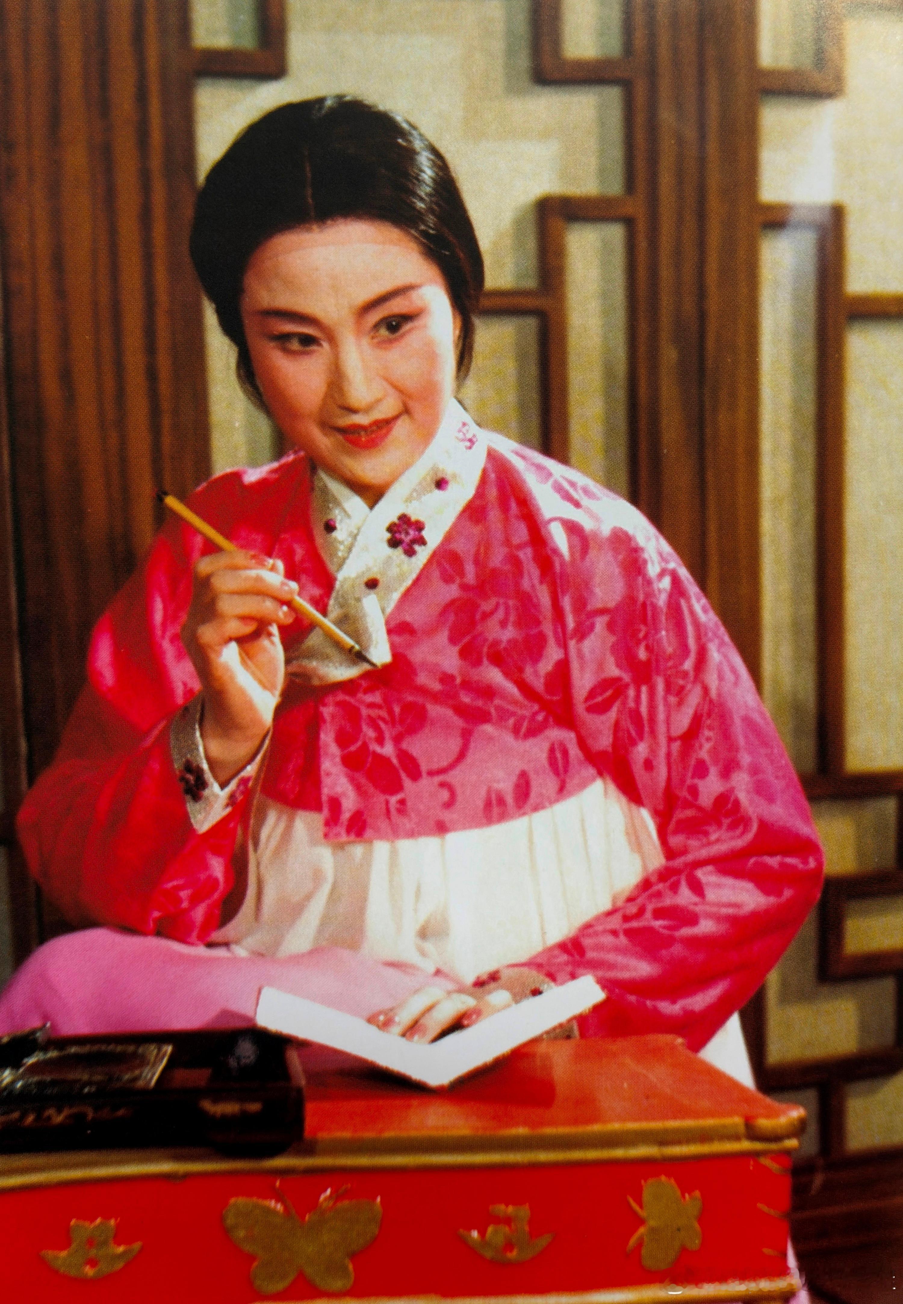 1983年2月《春香传》中王文娟饰春香越剧王文娟