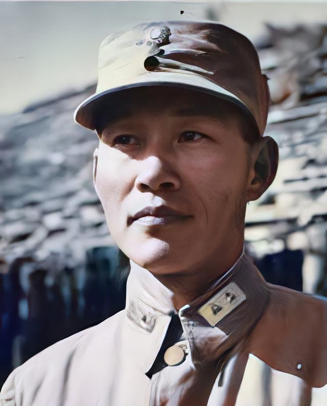 原国民党新七军长李鸿（黄埔5期），在长春投诚后，解甲归田后回湖南老家，1950年