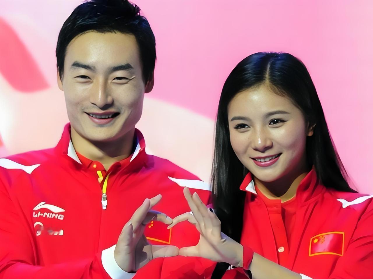 中国游泳队史上的十大冠军夫妻：

1、沈坚强/庄泳，上世纪90年代中国泳坛“金童