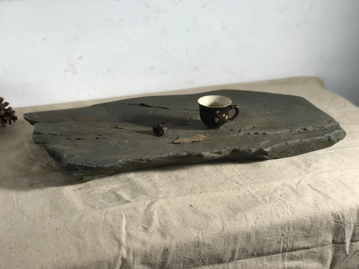 小石桌茶台，茶室、民宿极简侘寂空间摆件。