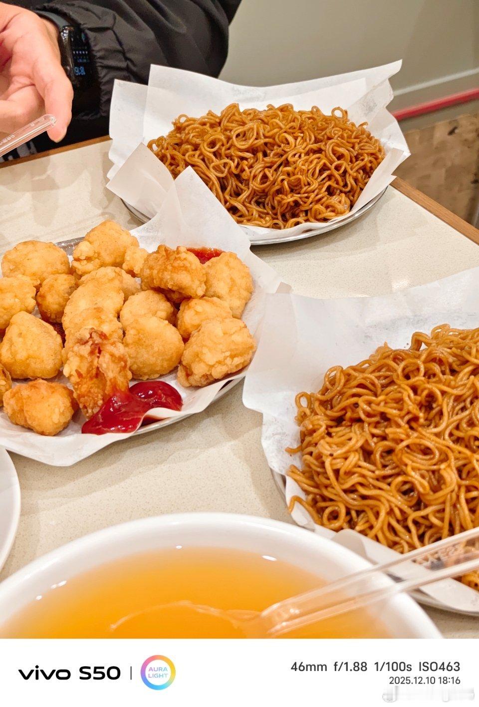 中餐怎么成了新垃圾食品…怎么就垃圾食品了不过汉堡炸鸡刚进入国内的时候也是垃圾食品