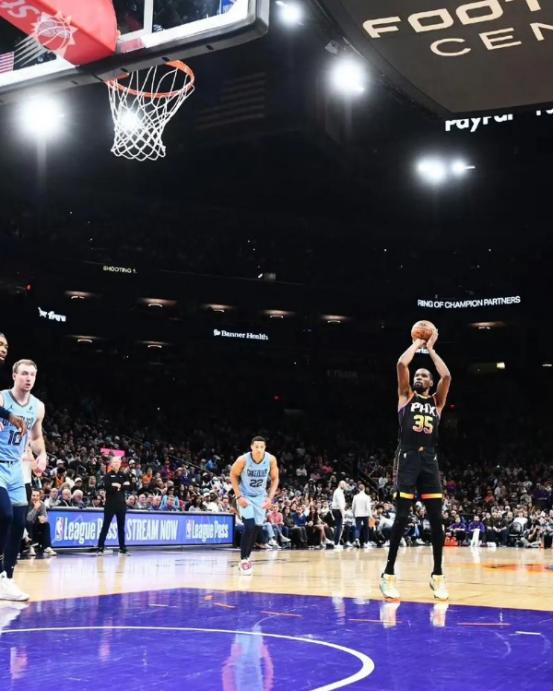 有人问，为什么NBA在中国没有以前火了？举个例子就明白了，一场NBA比赛整整四十