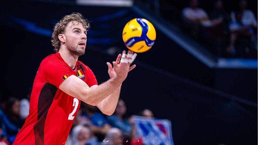 排球转会动态 12月25日，据意大利媒体报道，佩鲁贾从米兰挖走雷杰斯，除了支付2