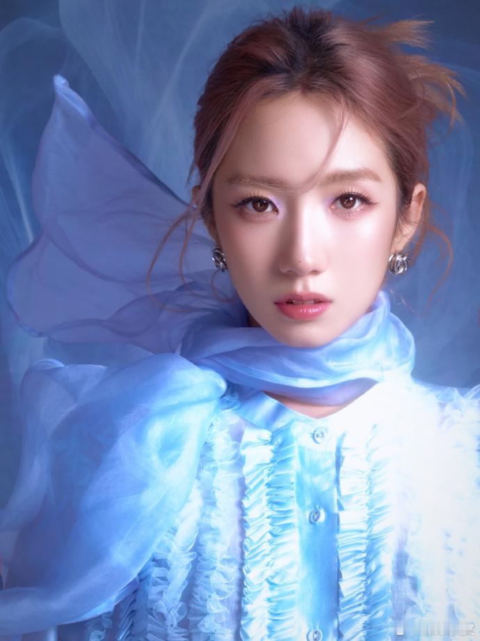 孟美岐出道十周年今天是孟美岐迎来正式出道十周年的重要时刻，粉丝、音乐活动、写真发