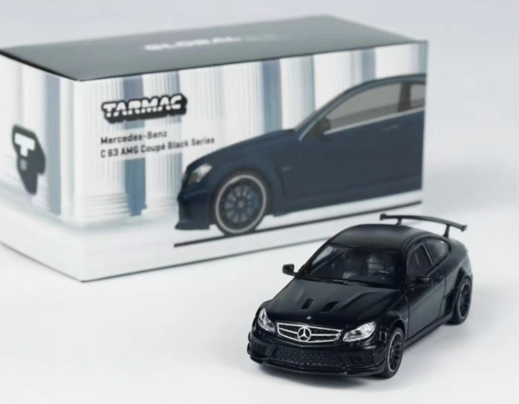 第76期今天【抽奖】送出的是：1：64 奔驰C63 AMG车模评论区聊聊：你的第