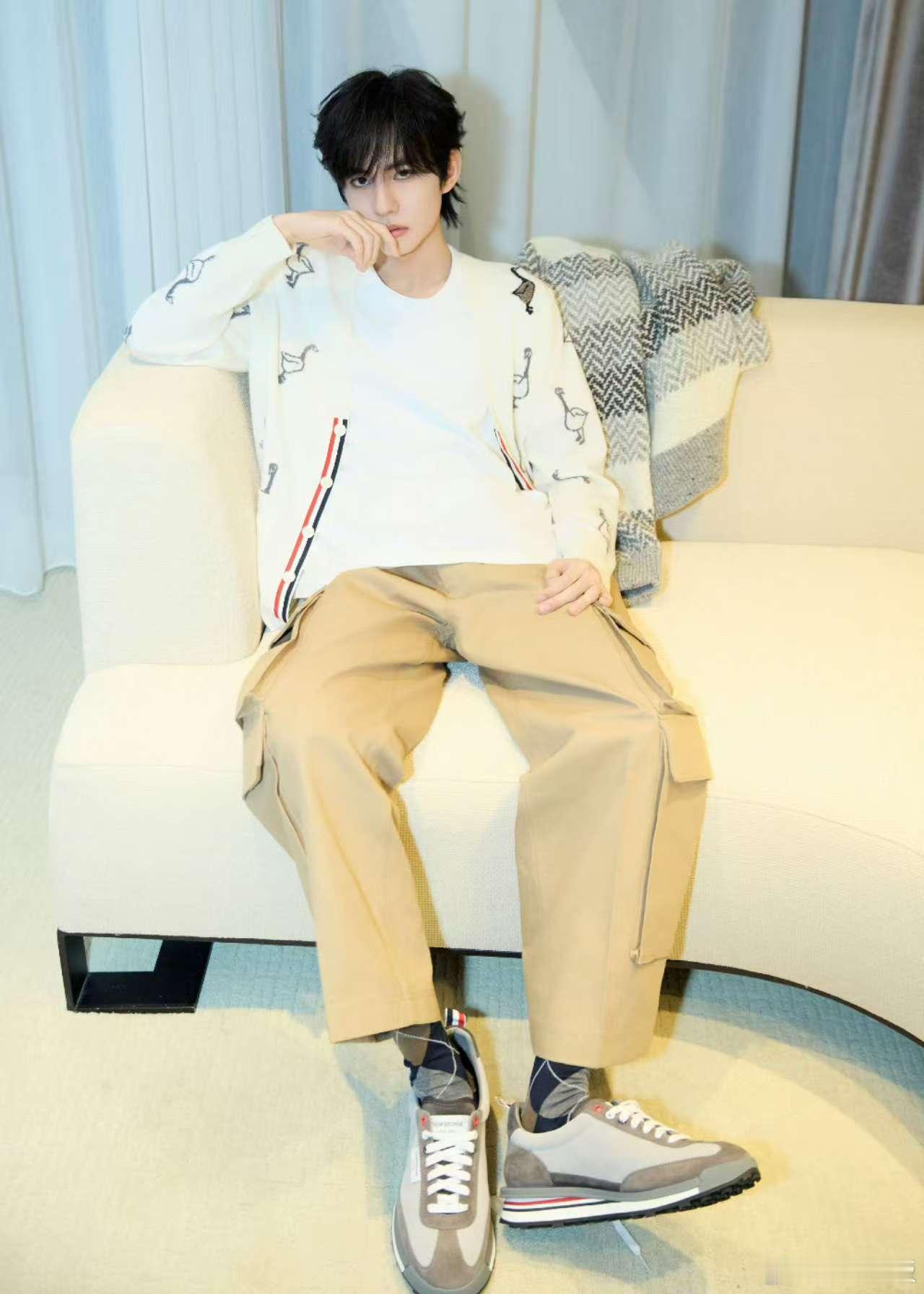 刘轩丞限定1张刘轩丞今日限定1张刘轩丞今日限定1张，好帅呀，[鼓掌][鼓掌][鼓