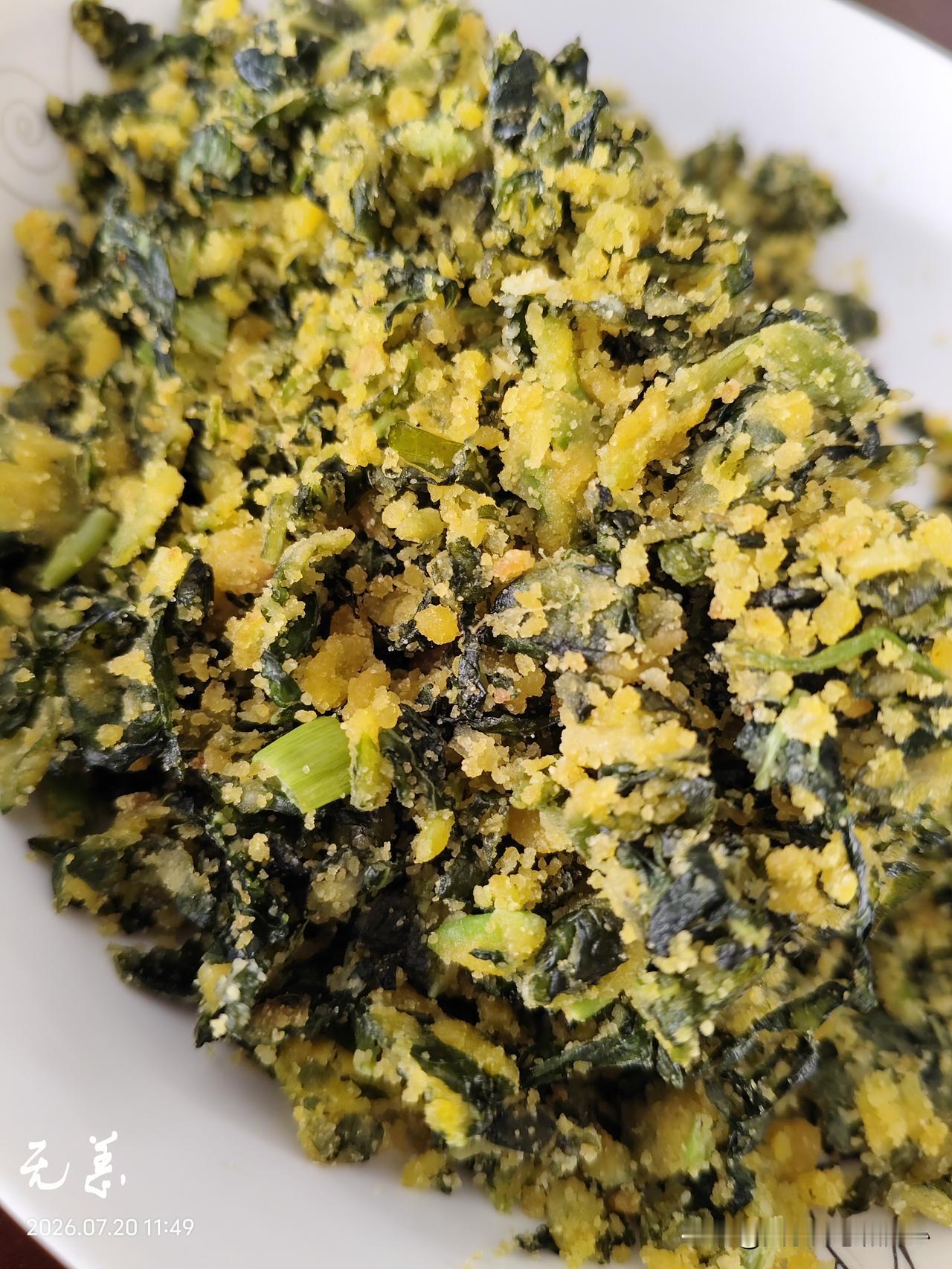 我滴天呐！
太香了。
人间美味菜坨子呀！
今天上午把小菜园里的草锄了一下，没锄完