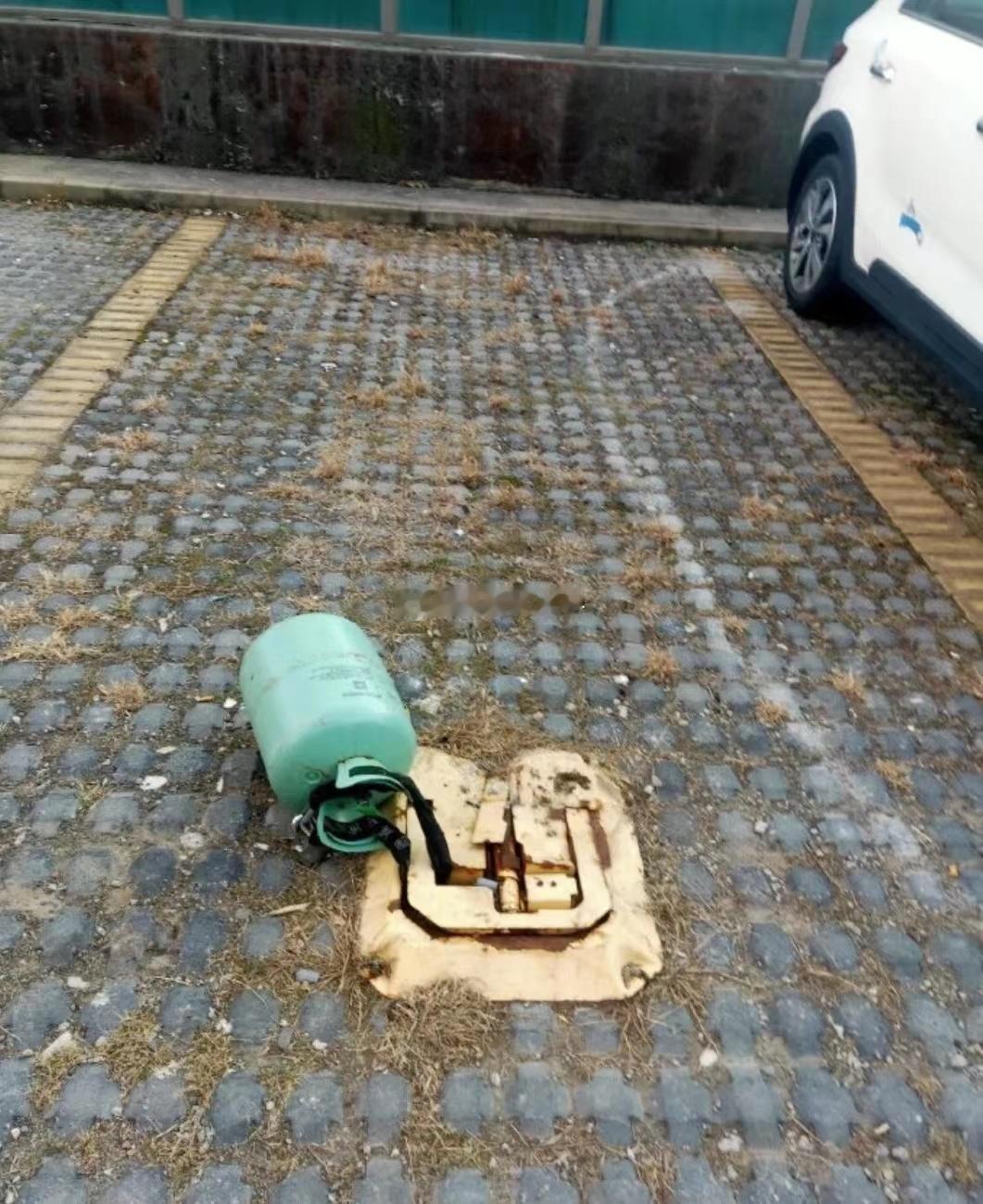 这么占车位~~~这算危险品吗？？？海阔试车超话