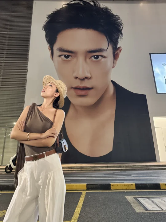 深圳新地标！巨帅！肖战巨幅海报！