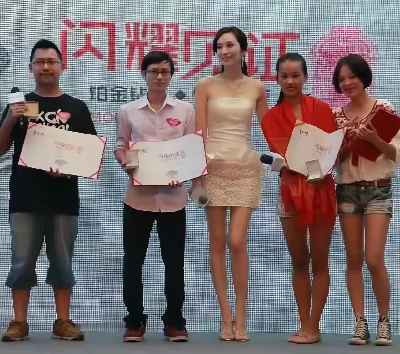 女人长的太高了，显得很高大，普通的男人就不愿意接触。这种女人有更加高大英俊的男性