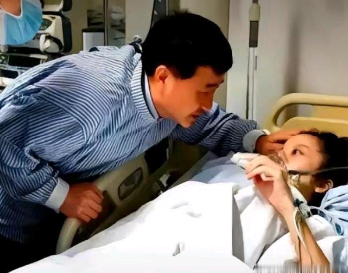 29岁那年姚贝娜亲手关上了那扇本该敞开的生门，主刀医生曹迎明的回忆至今让人唏嘘。