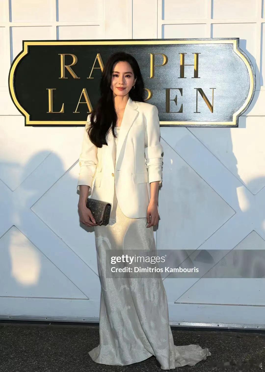 刘诗诗的生图和精修至少相差20岁吧。 ​​​