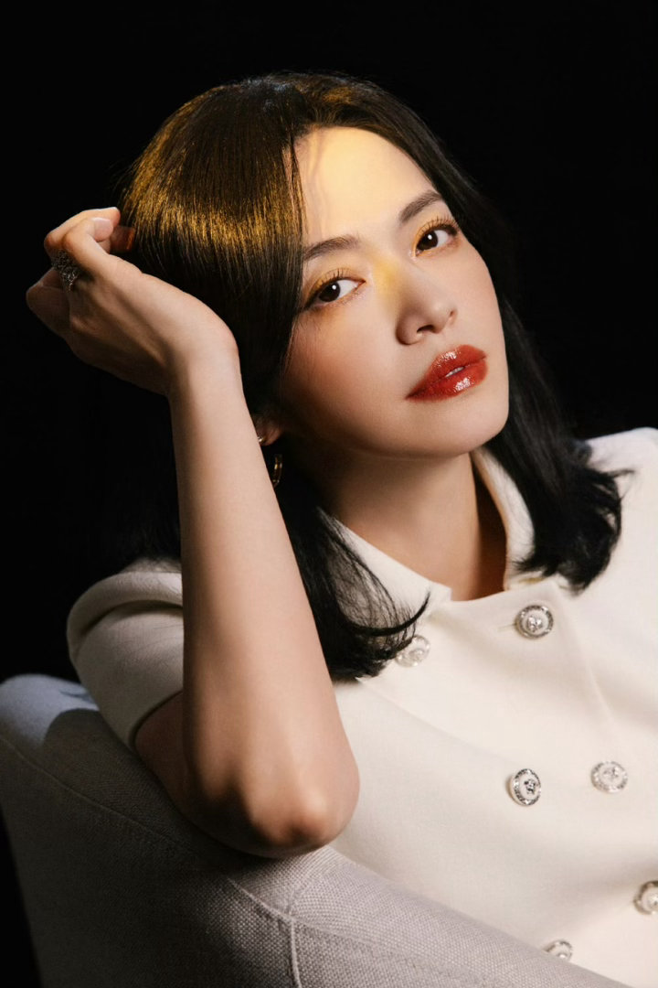 姚晨话剧非穷尽列举 苏茜·米勒真是把女性困境写透了。杰西卡在外面是推动司法改革的
