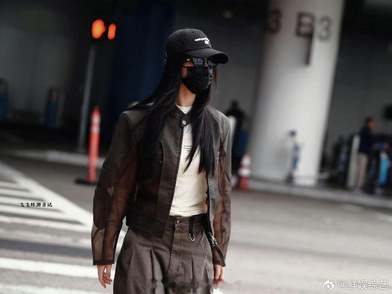 虞书欣洛杉矶录制新歌虞书欣洛杉矶录音虞书欣ins取消何与置顶了这次突然闪现洛杉矶