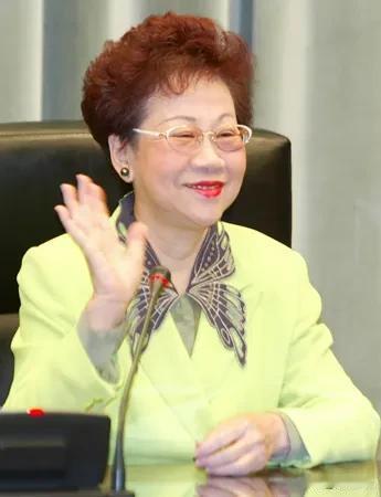 吕秀莲呼吁赖政府停止对美军购，留台湾年轻人一条活路。
 
谁能想到，这位曾深陷“