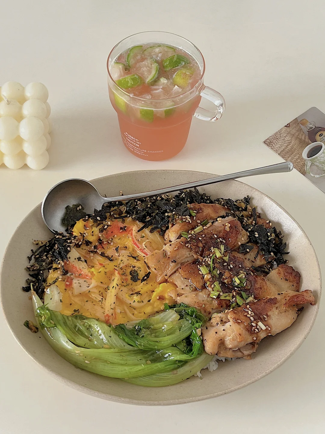 快乐一人食｜香草黑椒鸡腿排滑蛋盖饭🍱