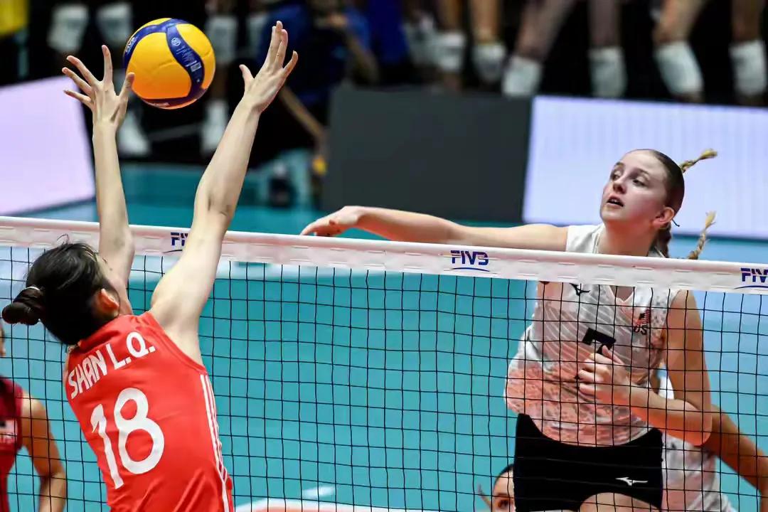 **中国U21女排五连胜强势晋级16强**

在U21女排世锦赛小组赛收官战中，